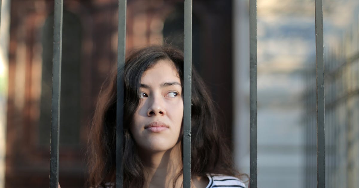 How do you refurbish a wooden gate?